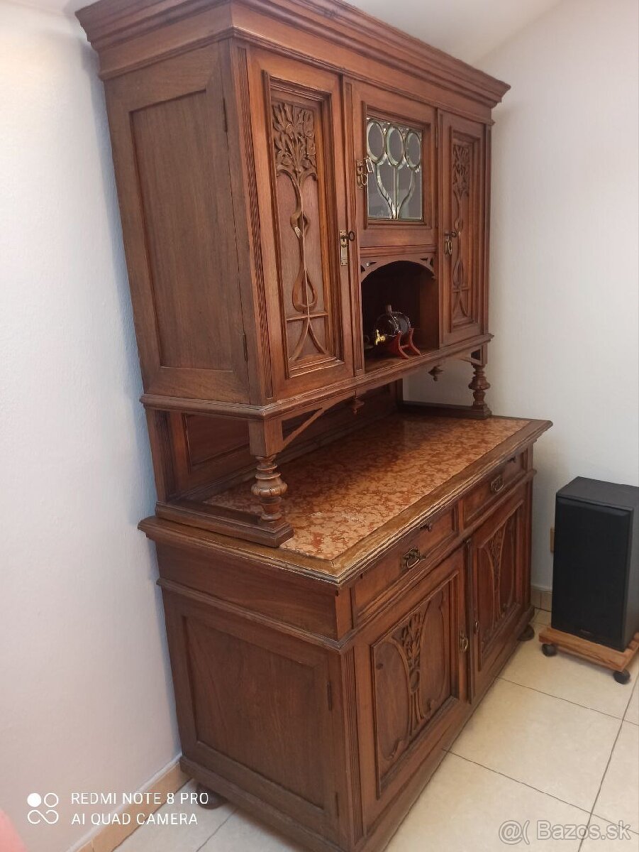 Starožitný nábytok - Rumunský Mramor