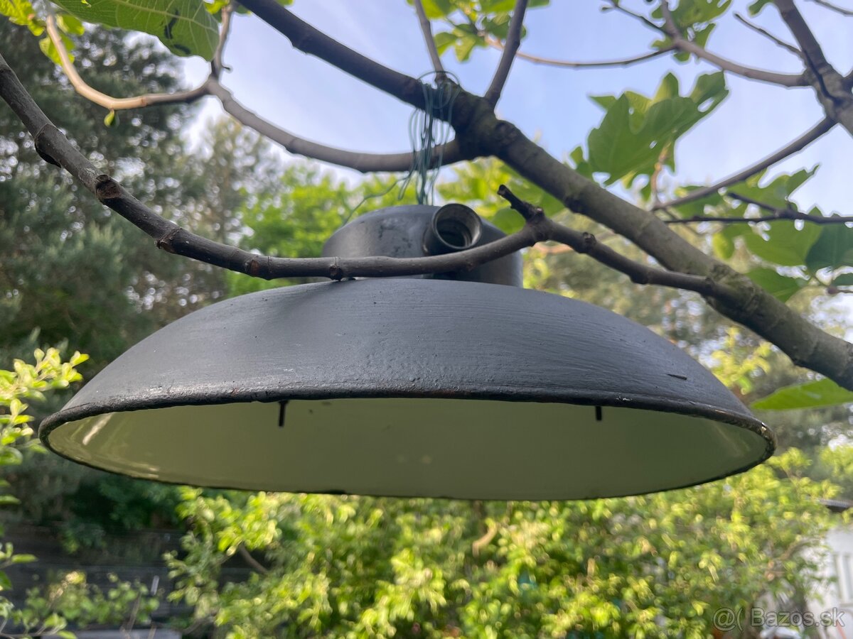 Tienidlo na industriálnu lampu originál Baťova fabrika