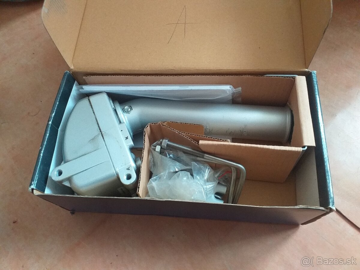 Motorcek k satelitu