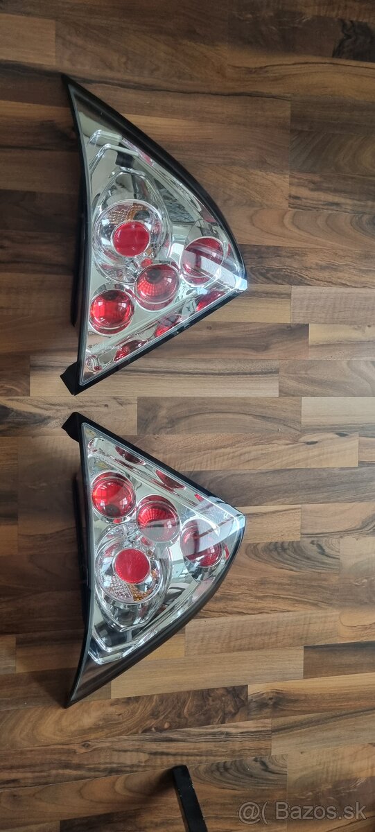 Nové nepoužité zadné svetlá mondeo mk3