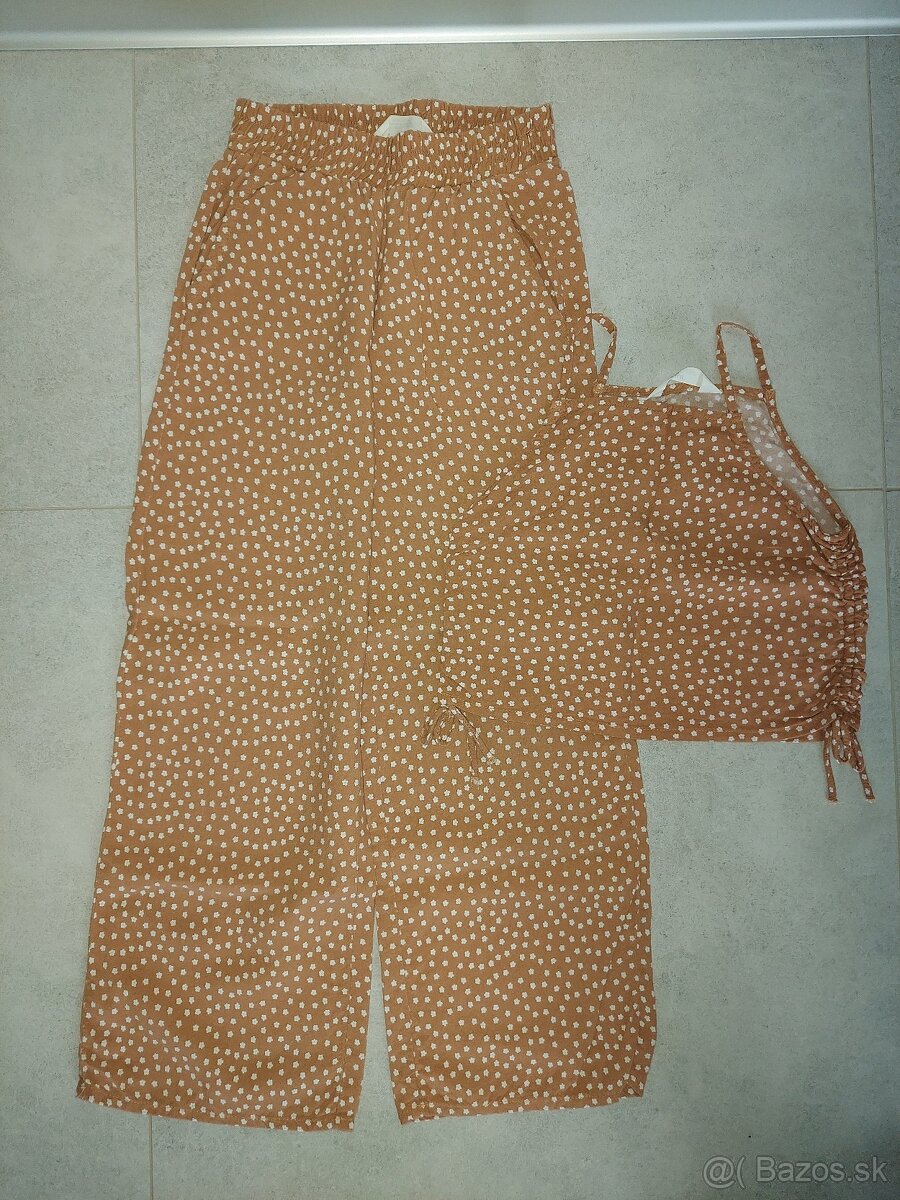 dievčenský komplet-tielko a nohavice (134 cm)