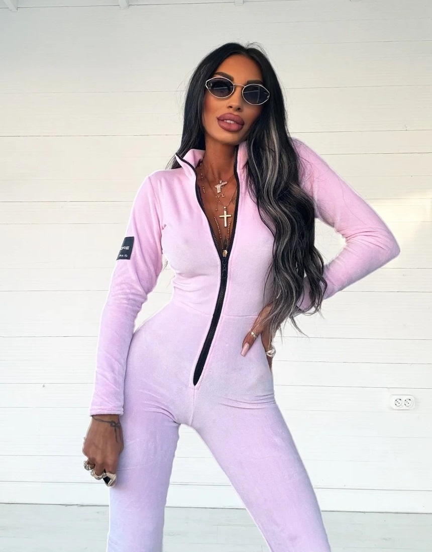 Trendy damsky dlhy svetlo ruzovy overal velurovy na zips