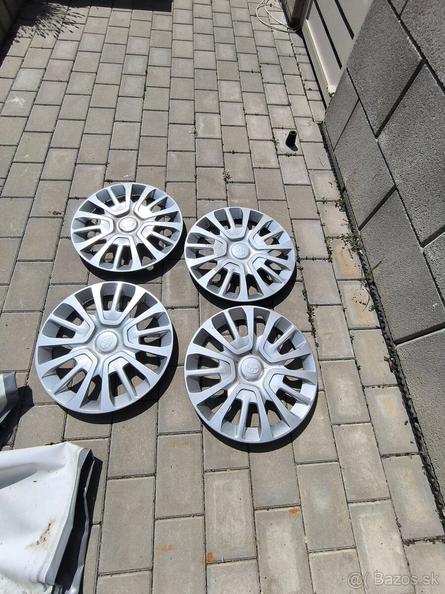 Puklice R16 Toyota