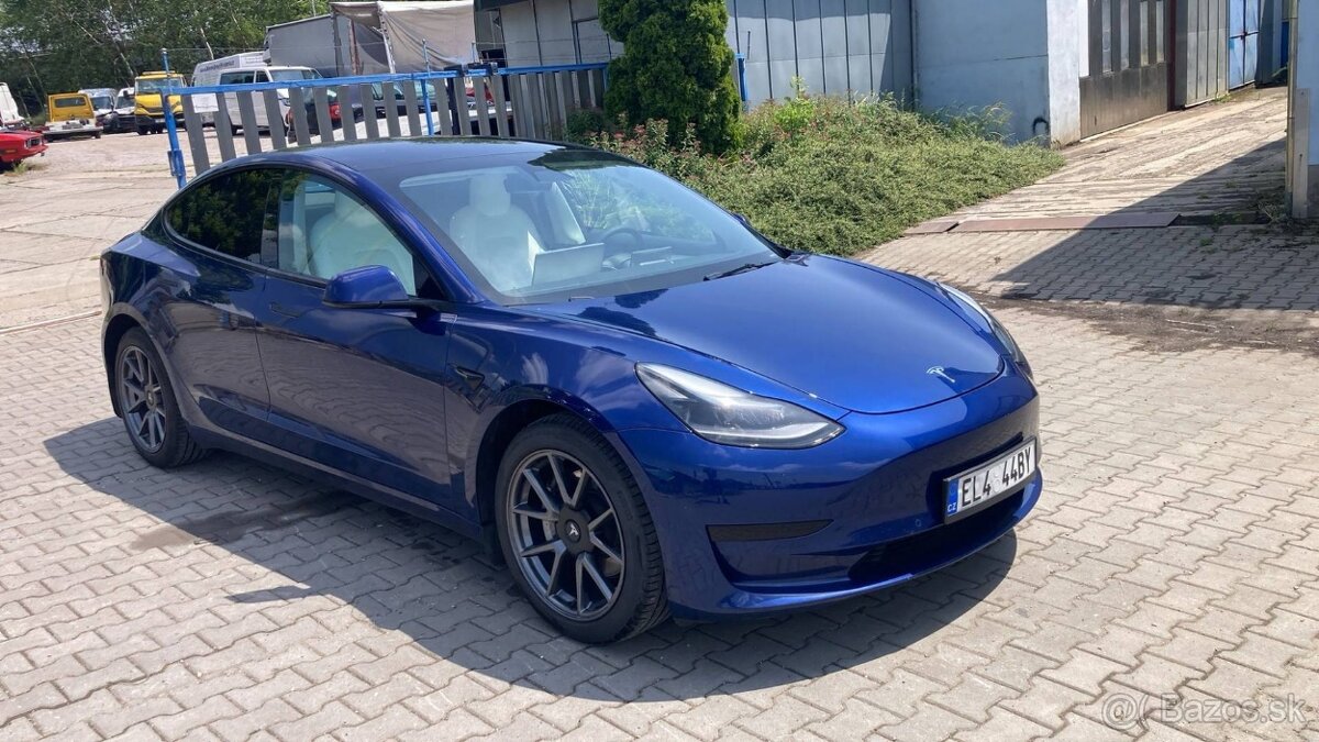 Tesla Model 3 Basis RWD