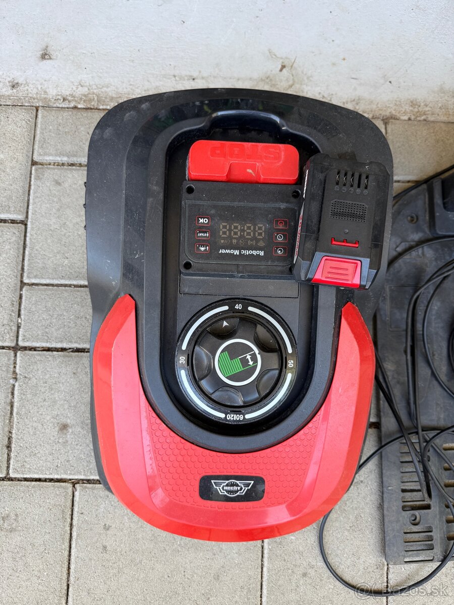 Predám robotickú kosačku HECHT 5608