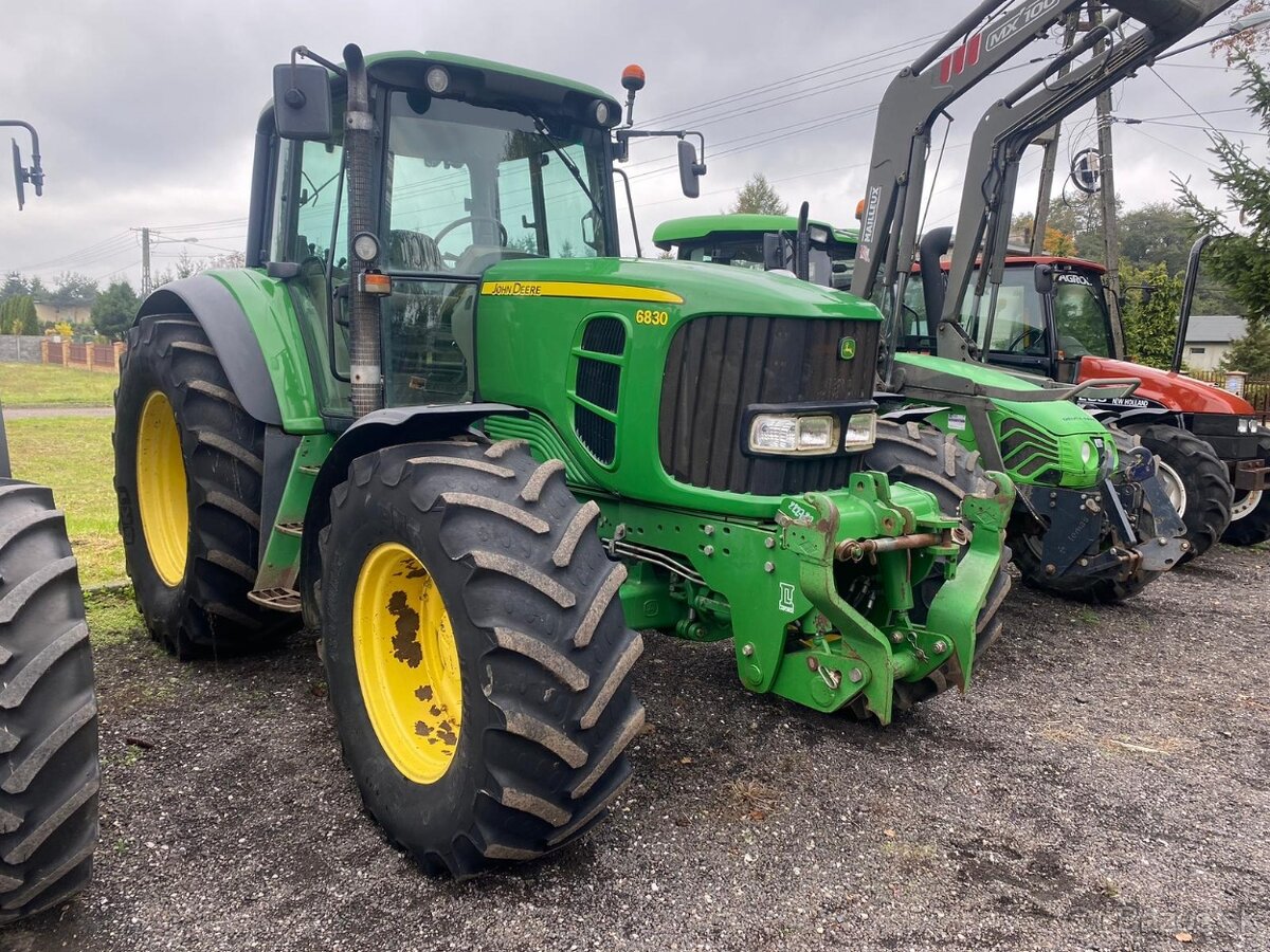 John Deere 6830