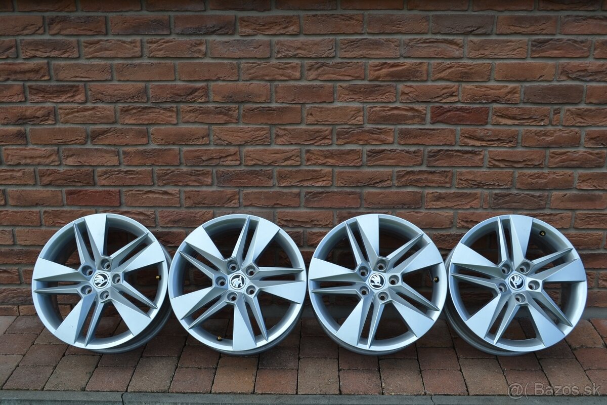 5x112 R17 Hlinikove disky Original Škoda Superb