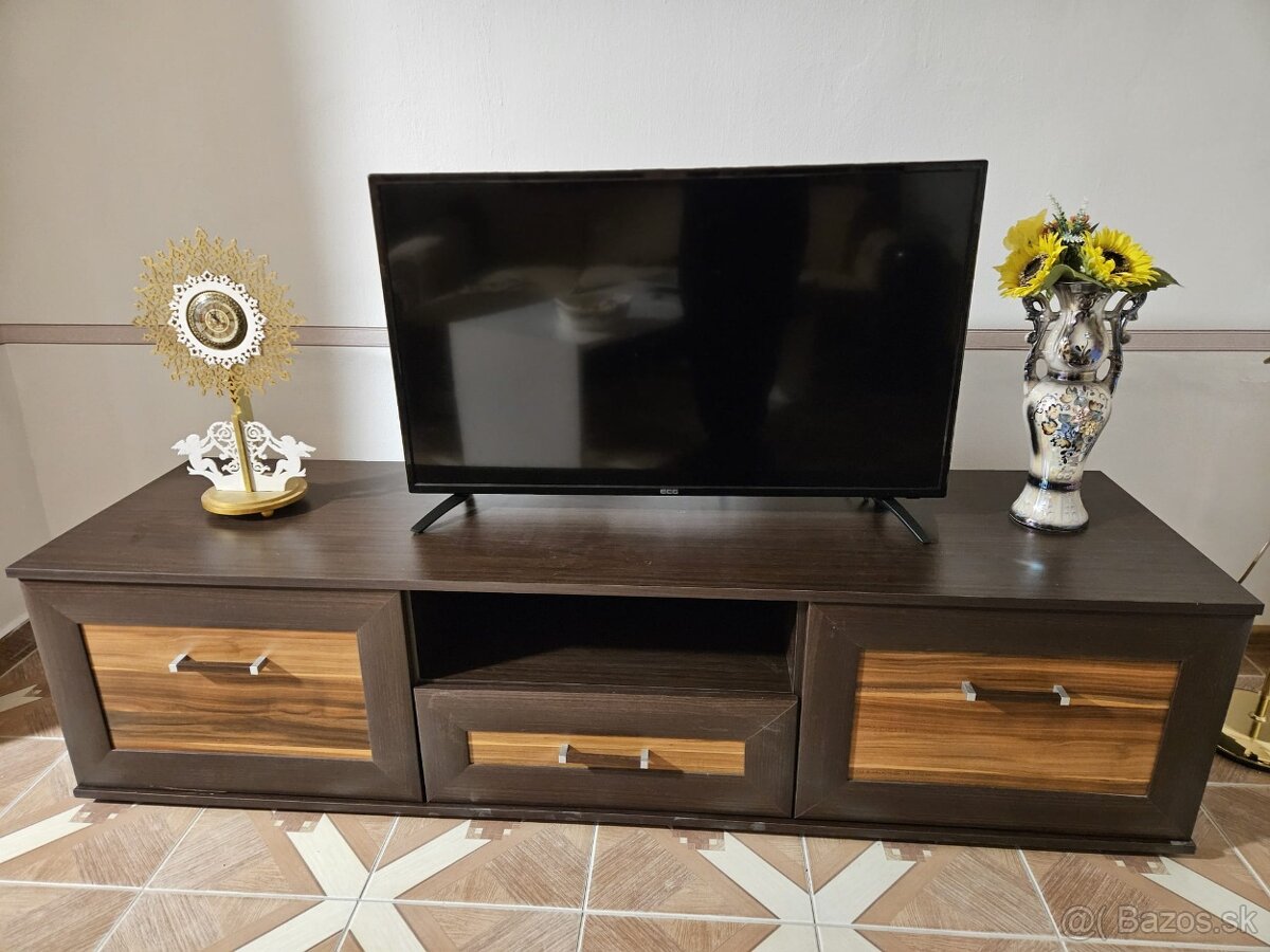 ECG LED TV - uhlopriečka 101 cm