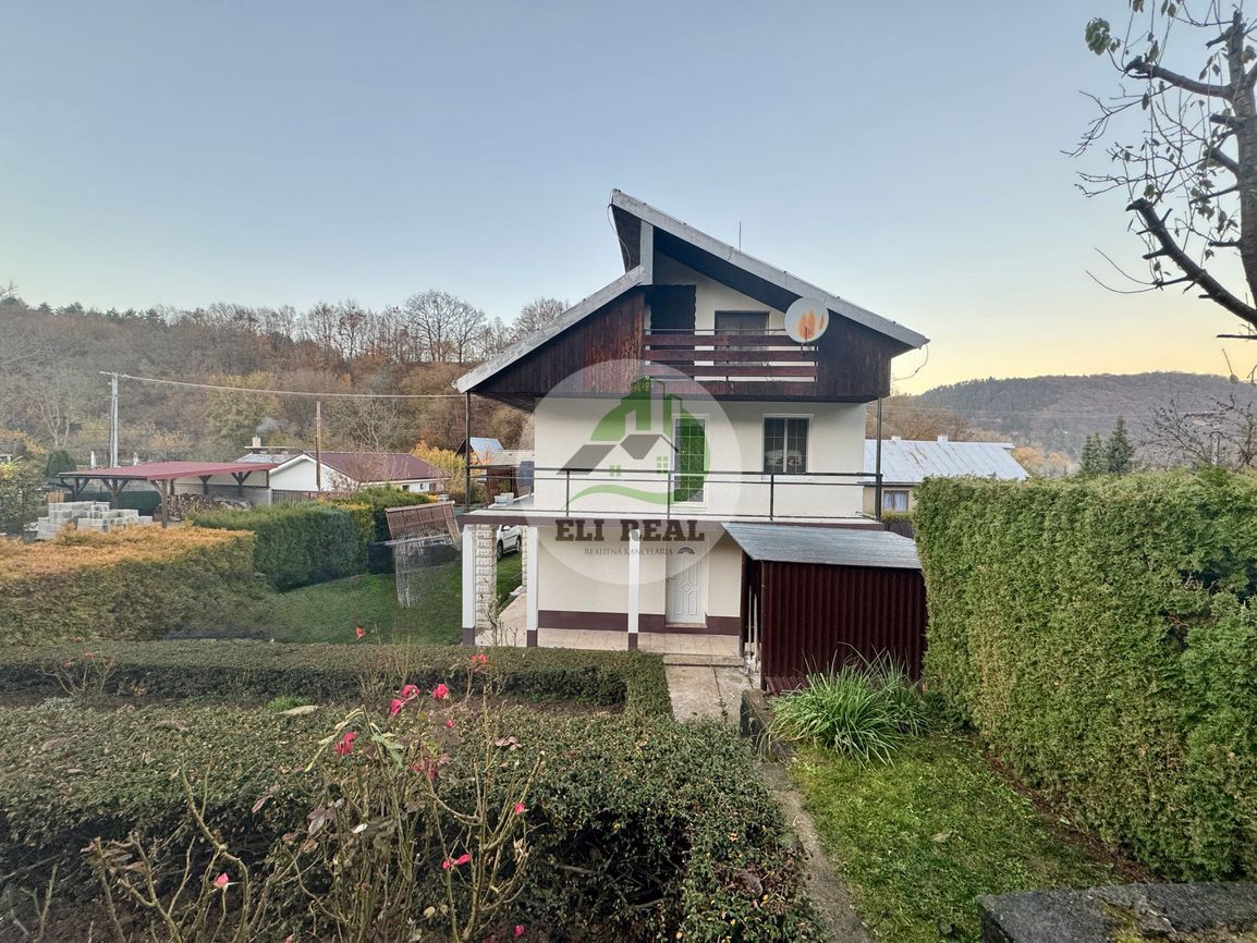 Trojpodlažná chata na celoročné bývanie Sokoľ. okr Košice