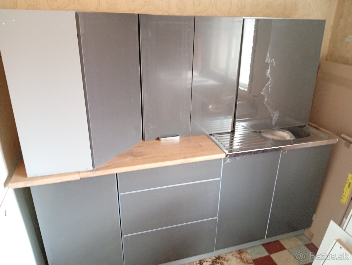 Kuchynská linka 220cm