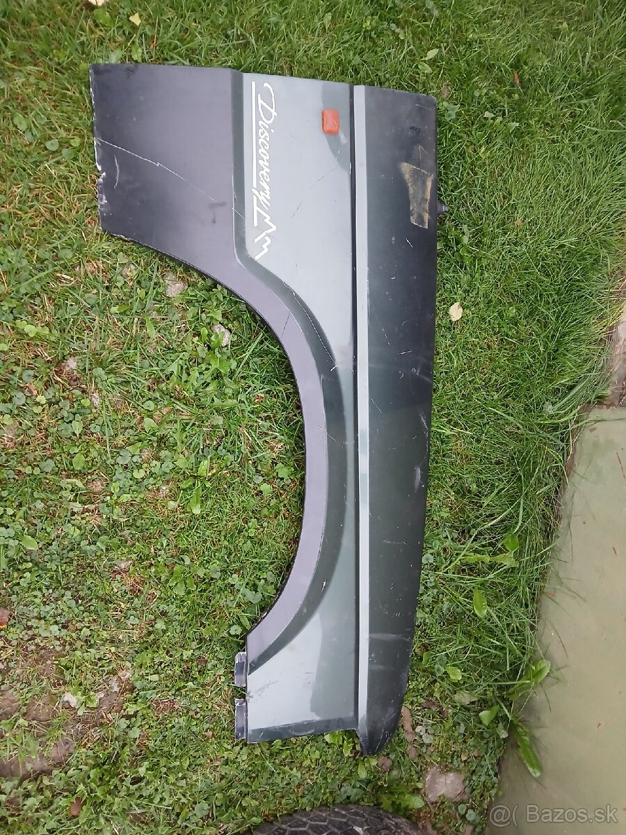 Land rover discovery 1 blatník Pravý poškodený