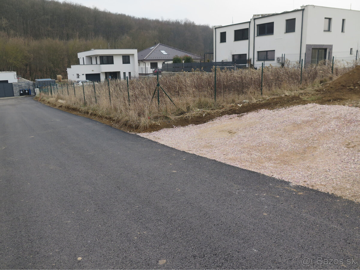 STAVEBNÝ POZEMOK v tichej lokalite mesta Nitra - Kynek