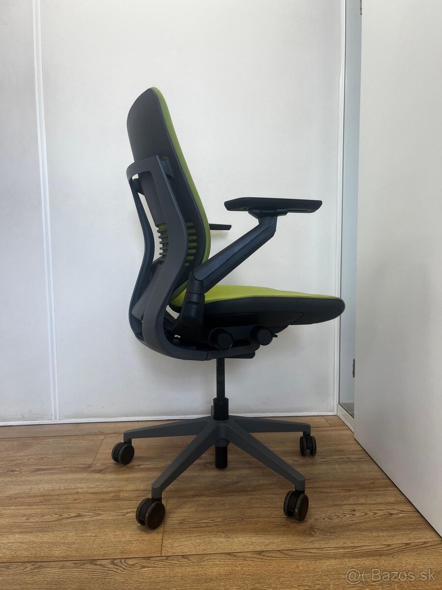 kancelárska stolička Steelcase Gesture Green