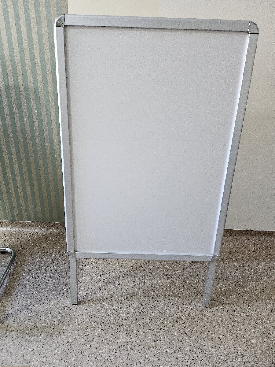 Reklamný stojan