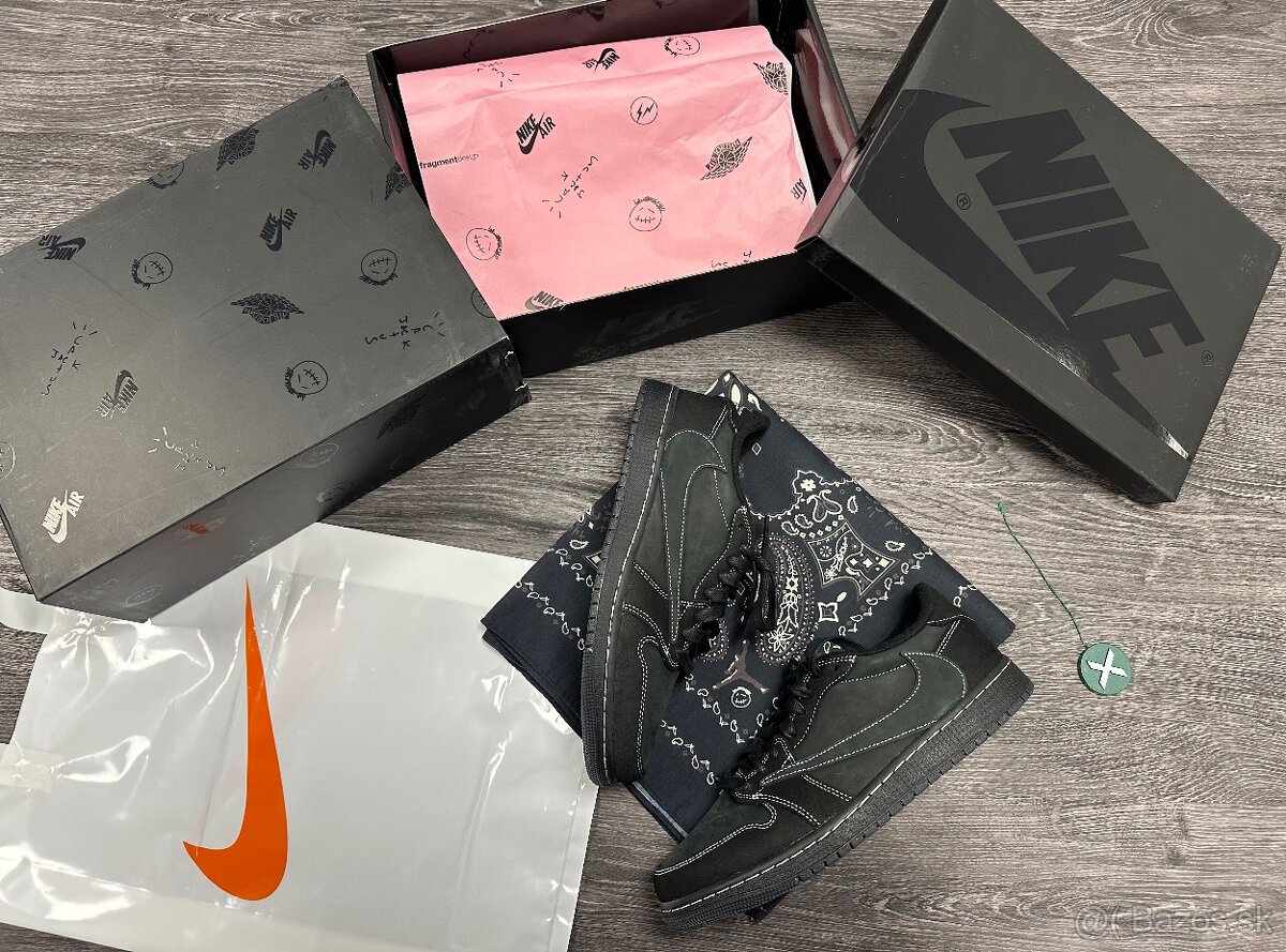 JORDAN 1 RETRO LOW OGTRAVIS SCOTT BLACK PHANTOM"