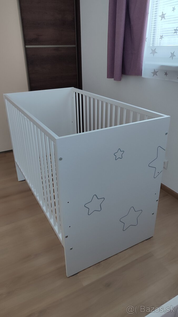 Detská postieľka s matracom