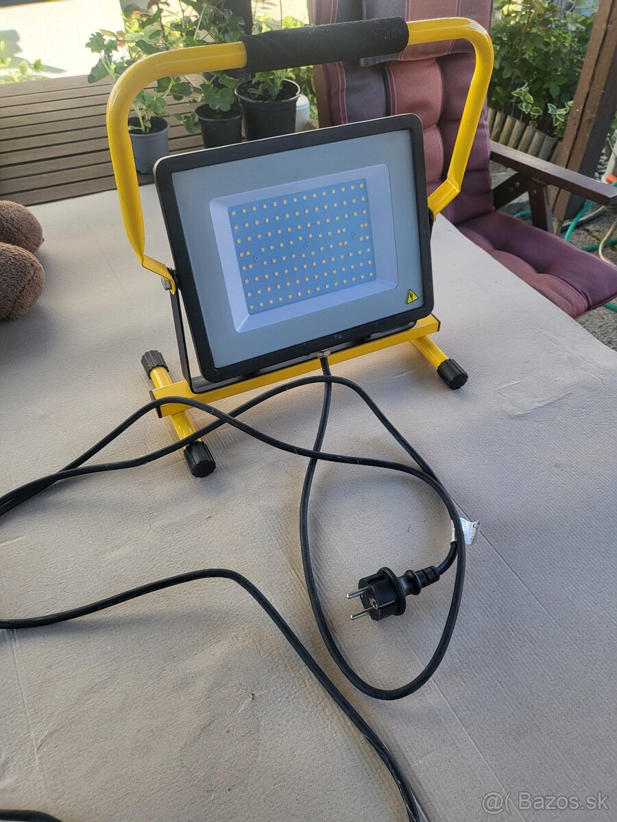 Prenosne led svietidlo