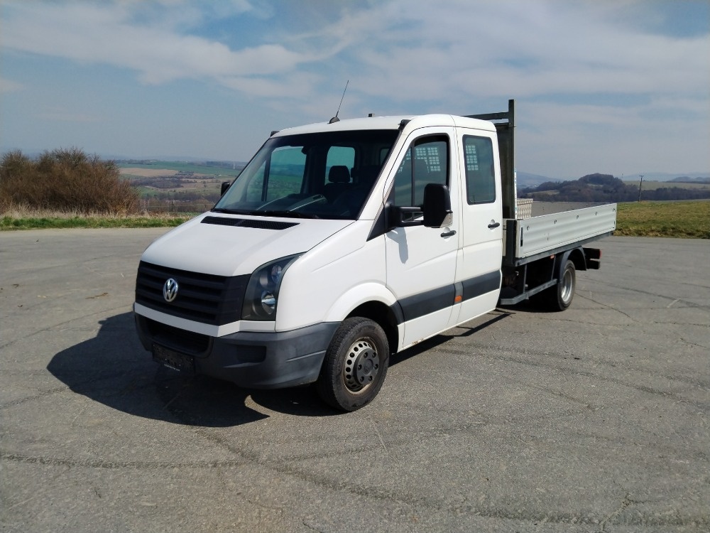 Volkswagen Crafter, 7 míst, dvojitá zadní kola, valník