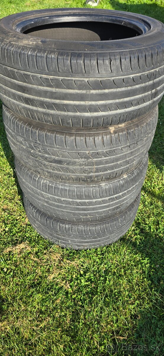 Predam pneu 235/55 r17