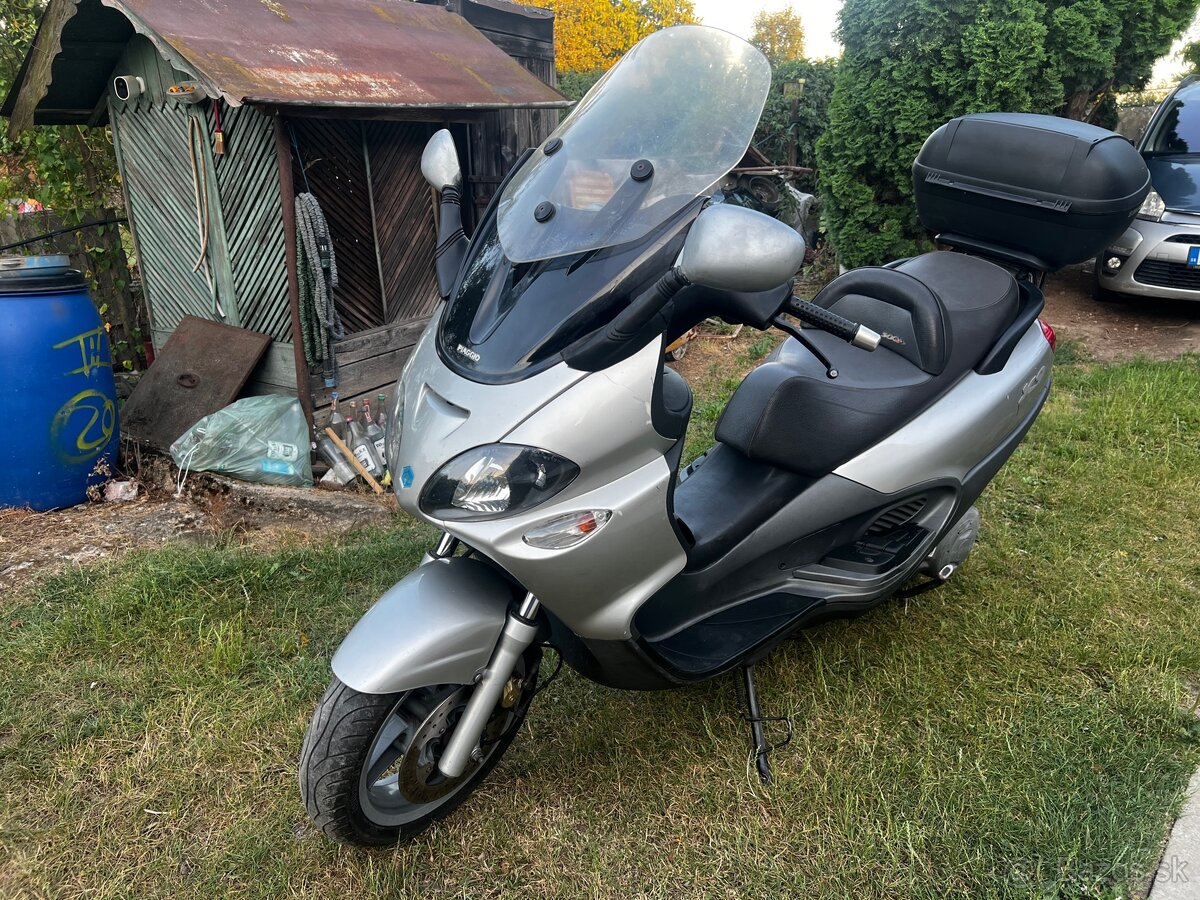 Piaggio X9 500