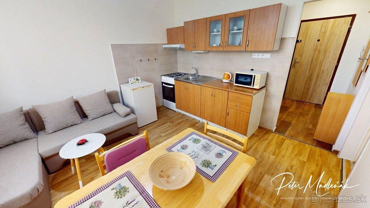 MADLEŇÁK Reality | Na predaj zariadený 1-izbový byt s lodžio