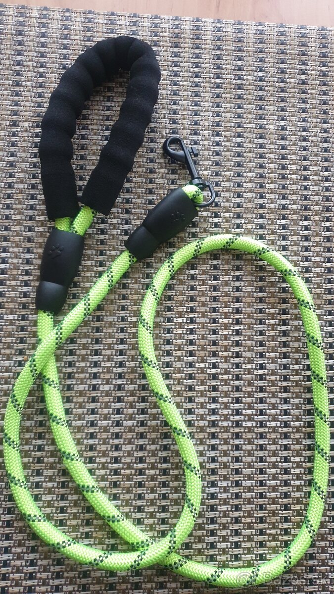 Voditko pre psika - pevne