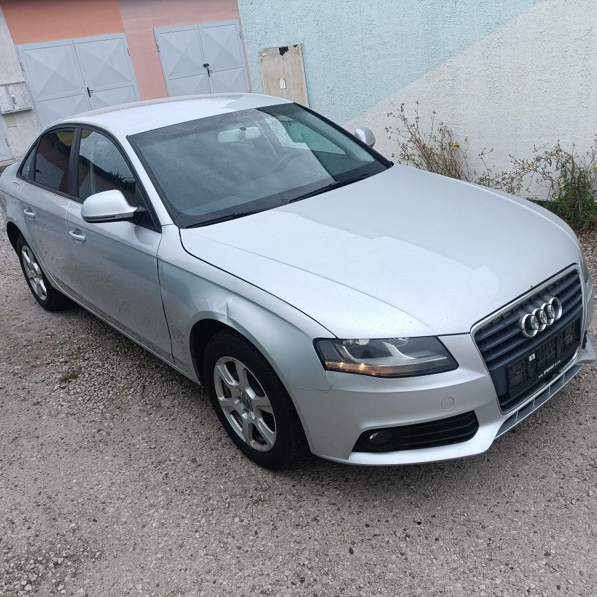 Rozpredam Audi a4 b8 sedan 2.0tdi 105kw