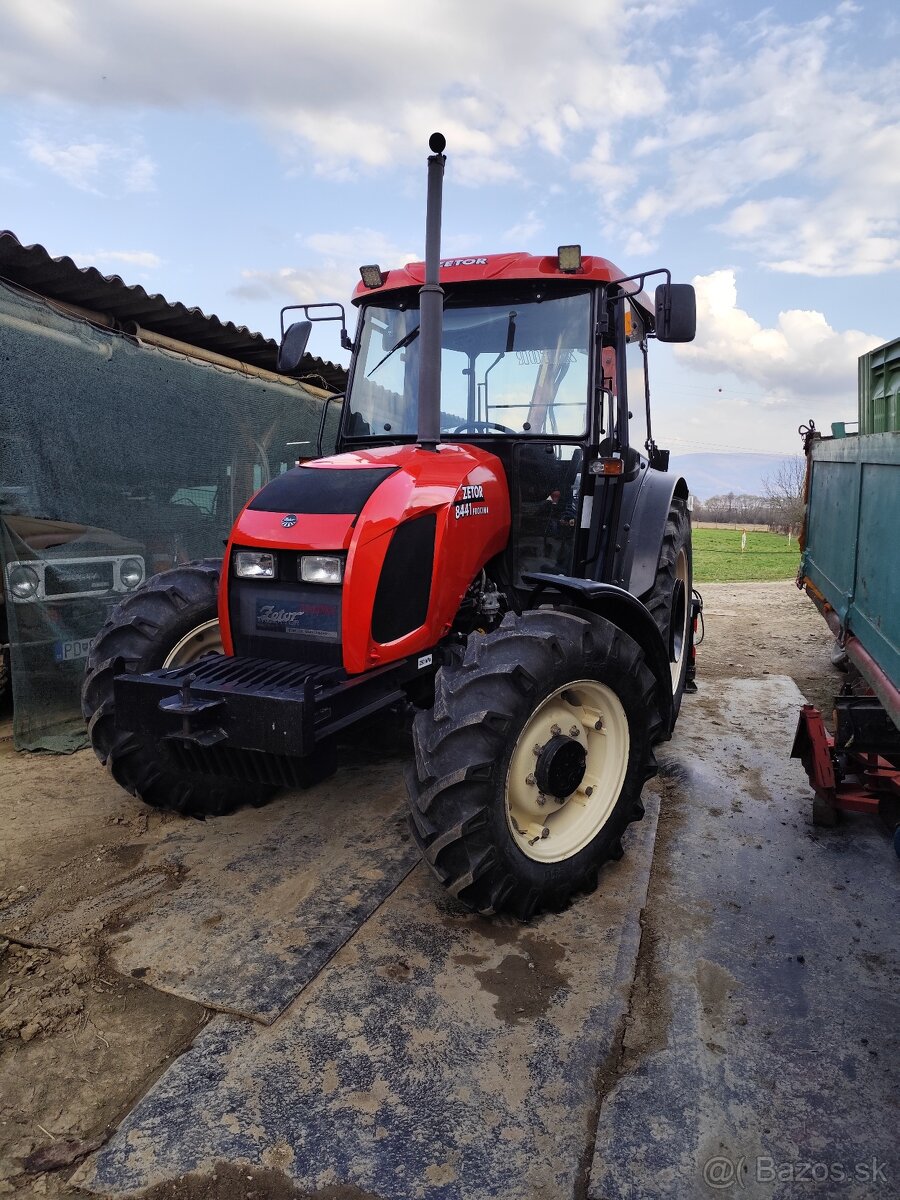 Zetor a Hydraulická ruka.