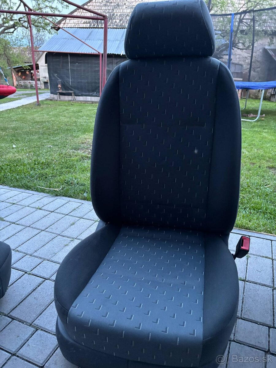 Sedačky do Octavie 1