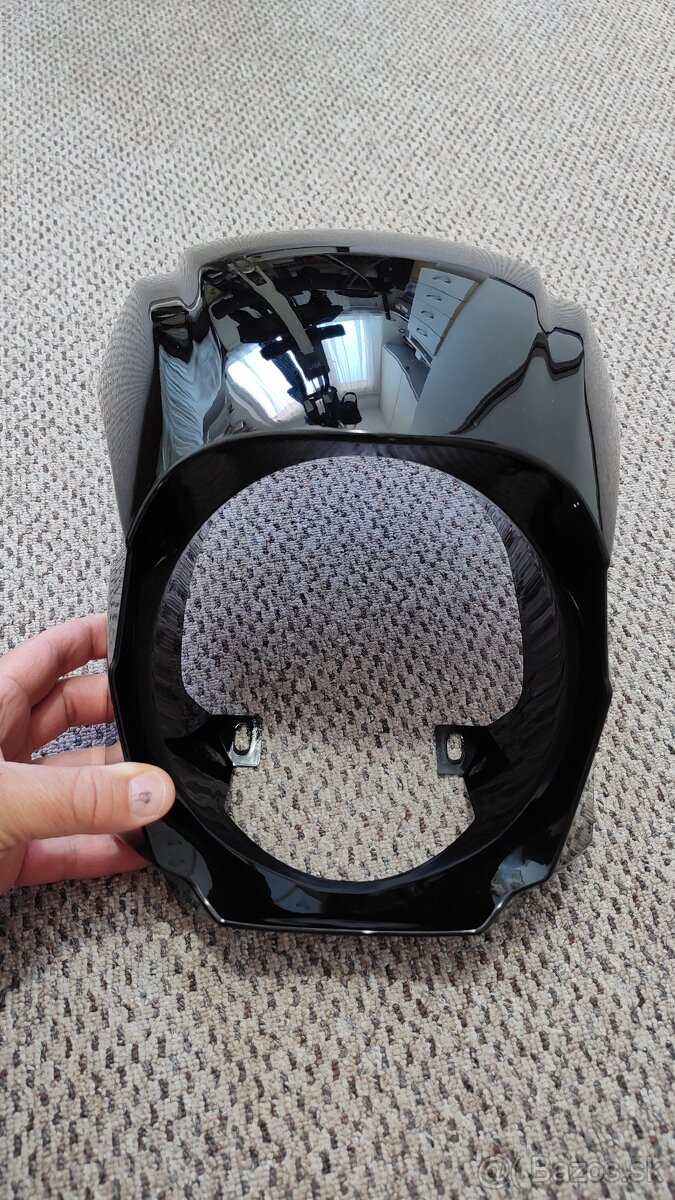 nový predný štít čierna lesklá a čierna matná chopper, naháč