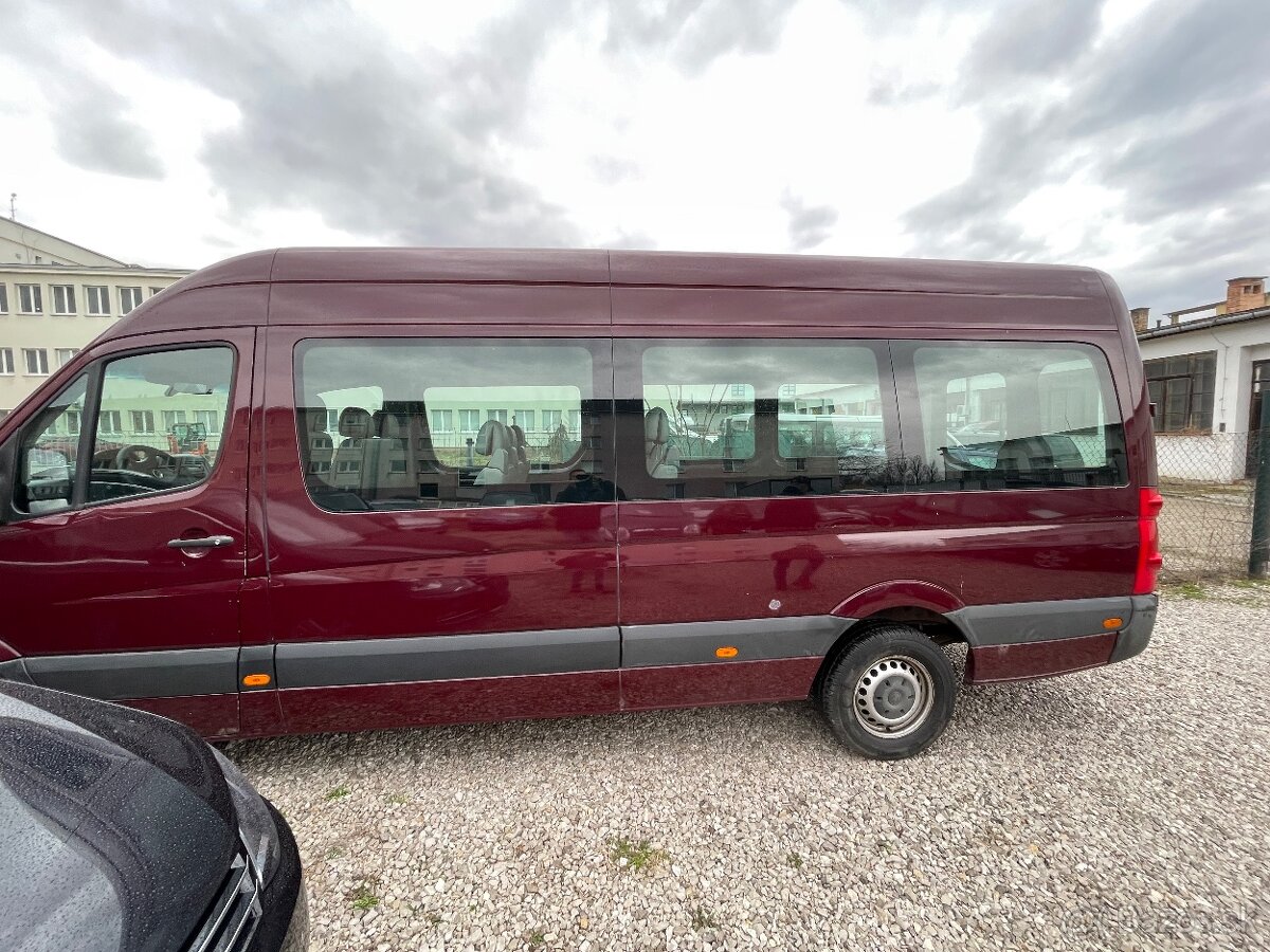 Prenájom minibus VW Crafter 8 miestny -12 miestny minibus v