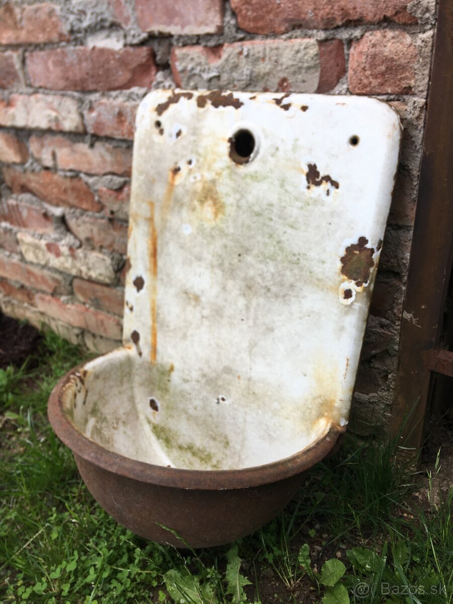 STARE UMYVADLO LISTINOVE
