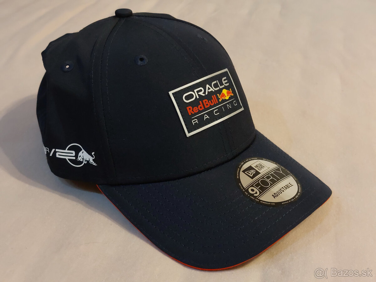 Predám exkluzívnu tmavomodrú šiltovku Red Bull Racing F1
