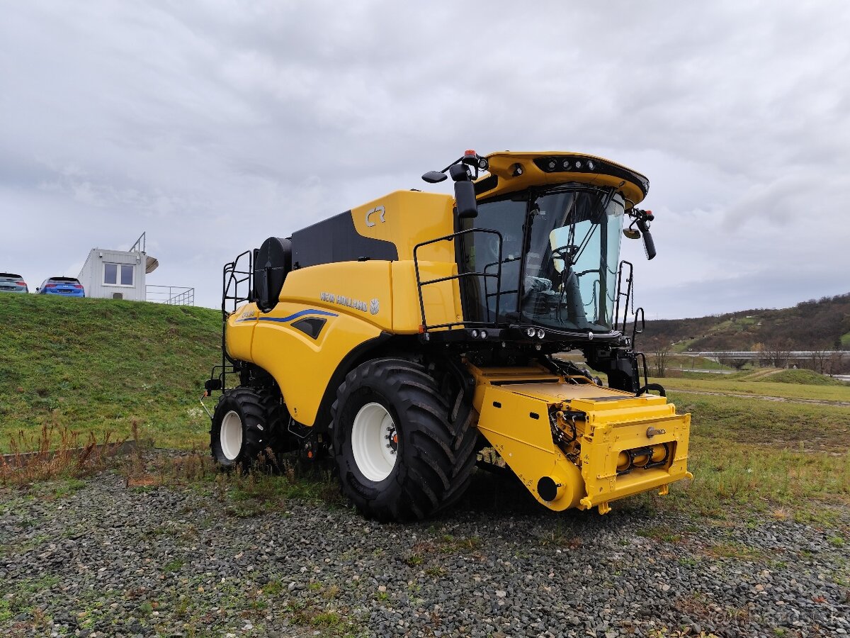 New Holland CR 9.90