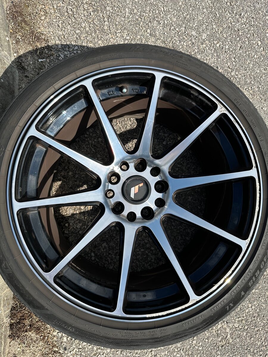Japan Racing JR11 R18x9,5J 5x120