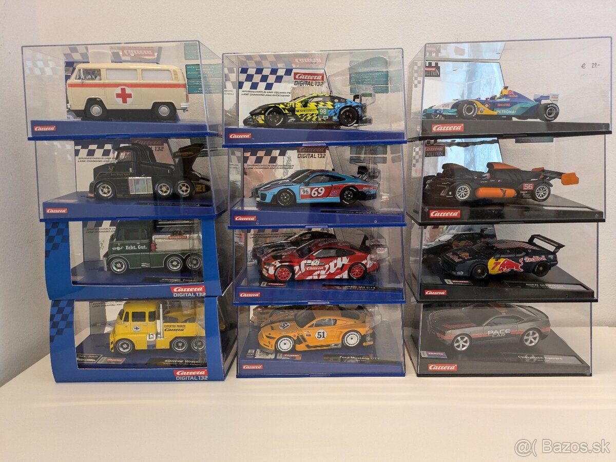 Autíčka na autodráhu Carrera Evolution/D132