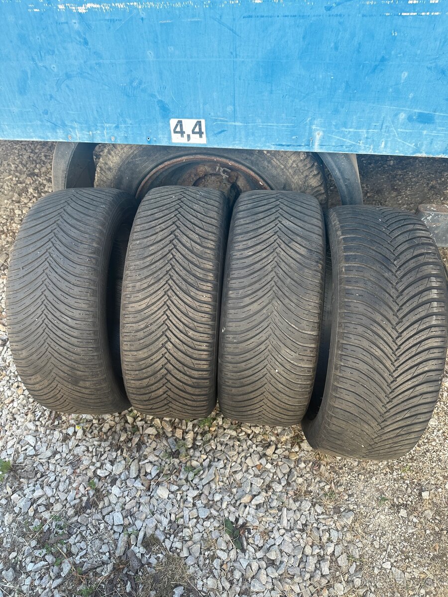 Maxxis Premitra 235/50 R19 celoročné