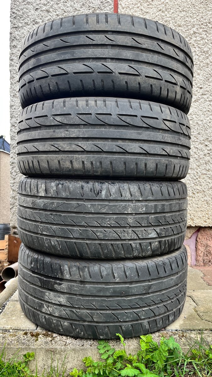4ks letné pneu 225/45 r17