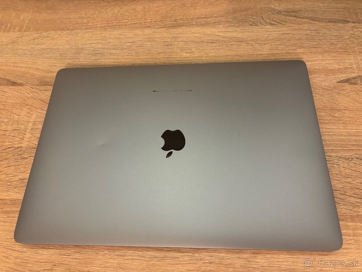 Apple MacBook Pro 16"