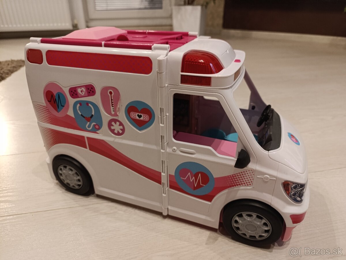 Sanitka Barbie