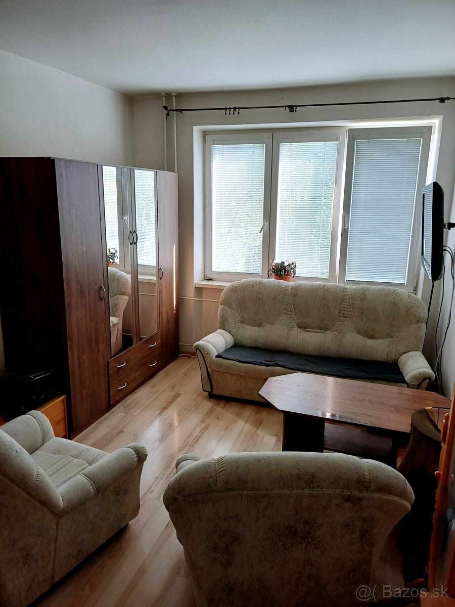 Na prenájom 1 izbový byt v meste Prievidza.