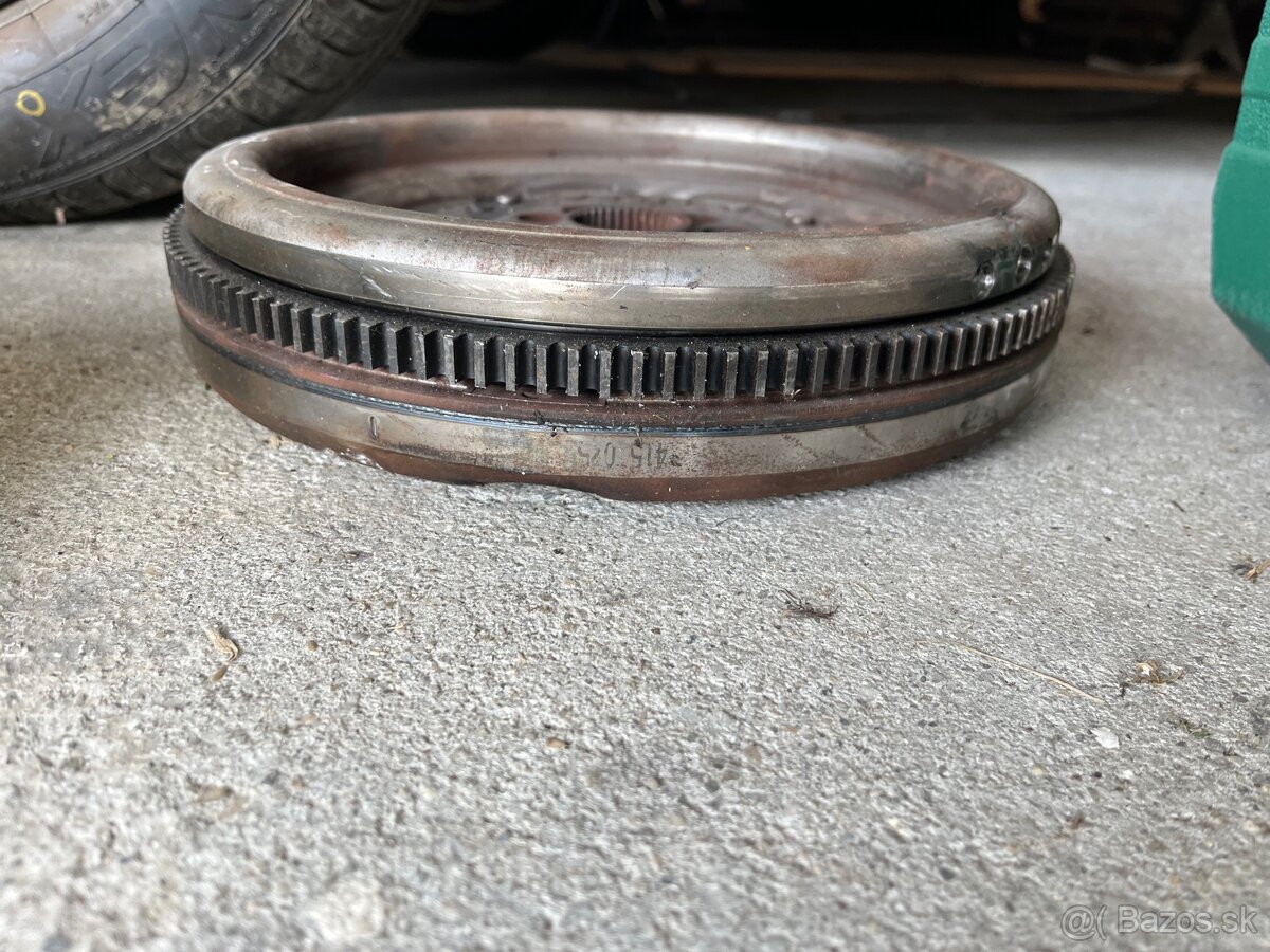 Dvojhmotny zotrvačnik z Passat B6 3.2 VR6