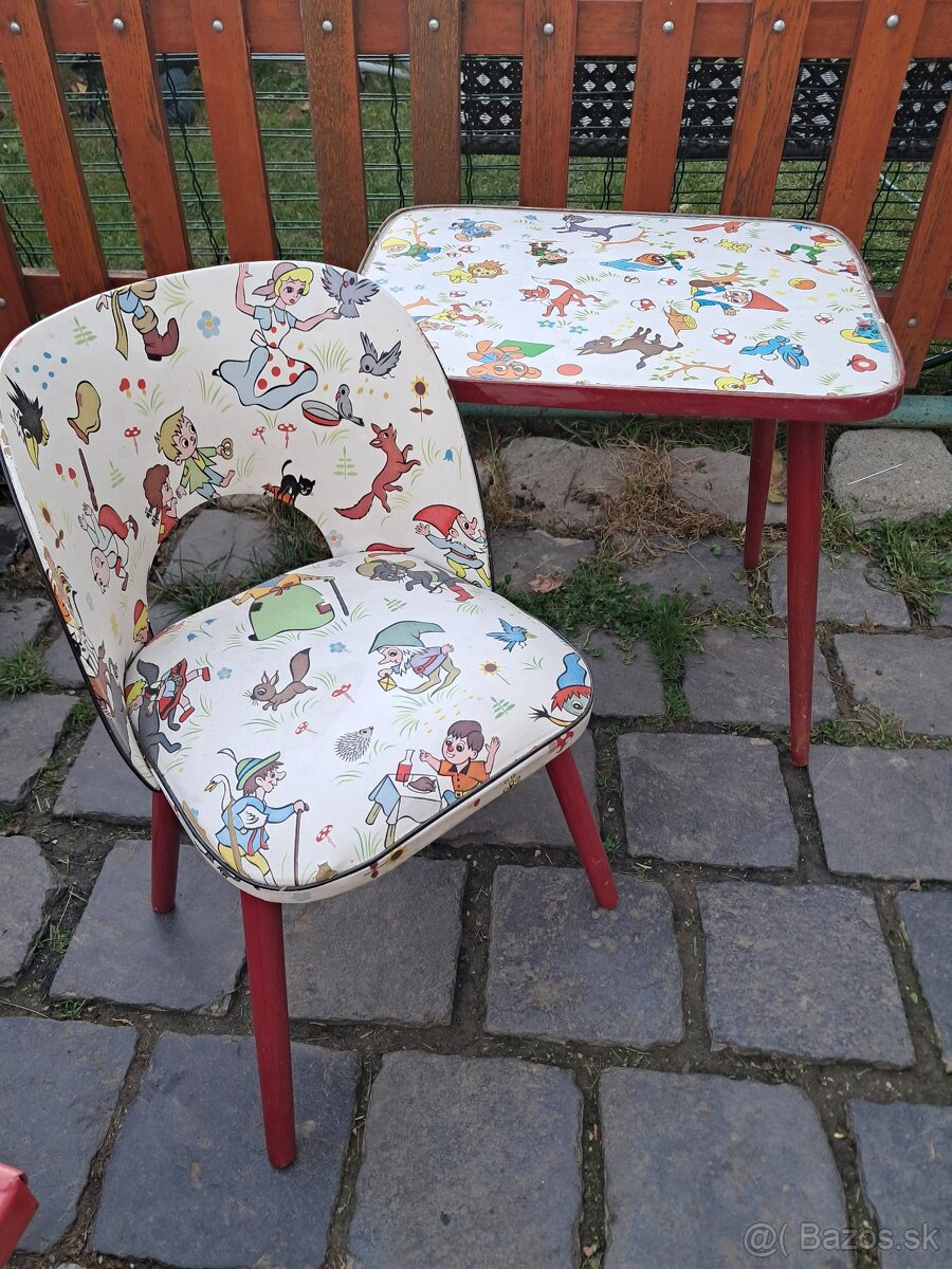 Nadherné RETRO sedenie pre deti