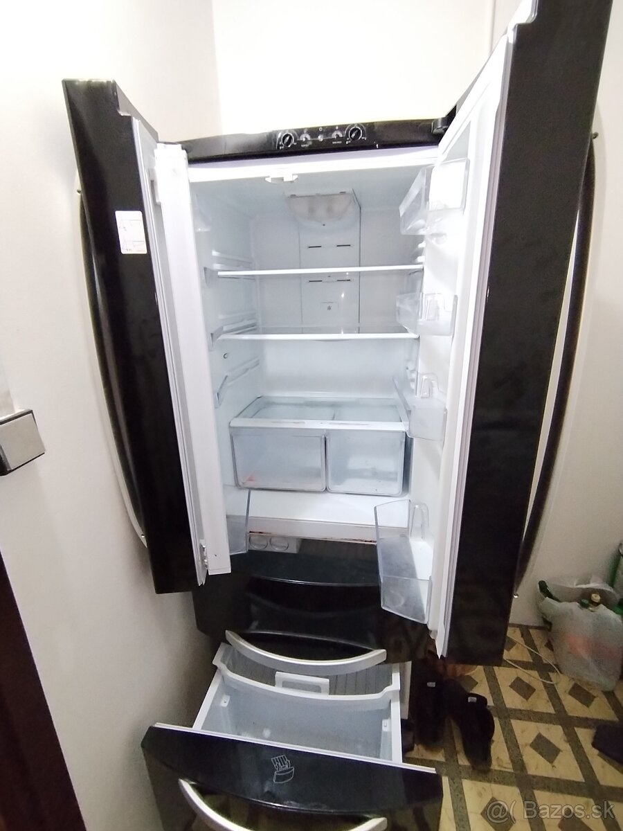 Americká chladnička Ariston