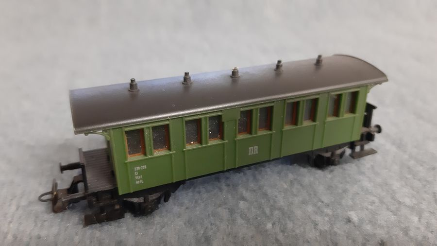 Vláčiky - osobný vozeň Zeuke TT s plošinami