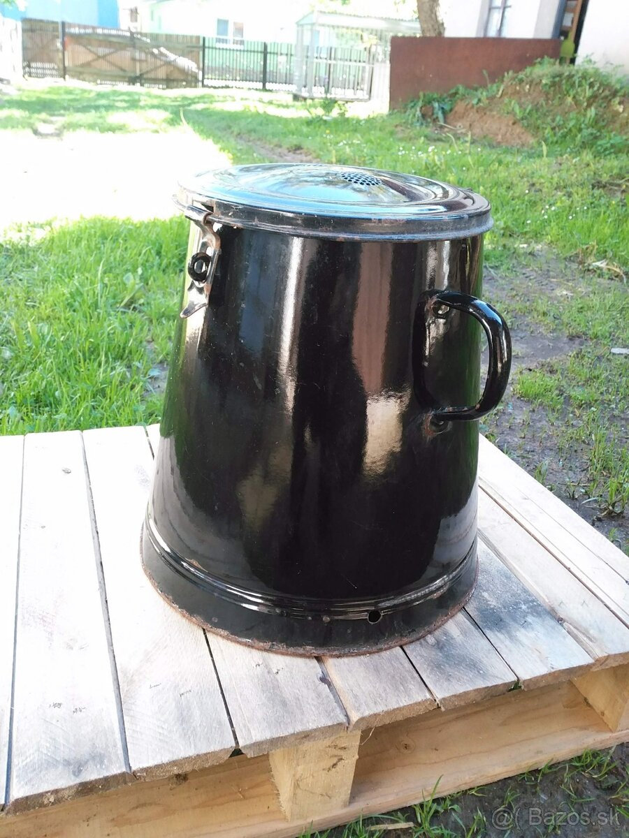 Smaltované hrnce, nádoby