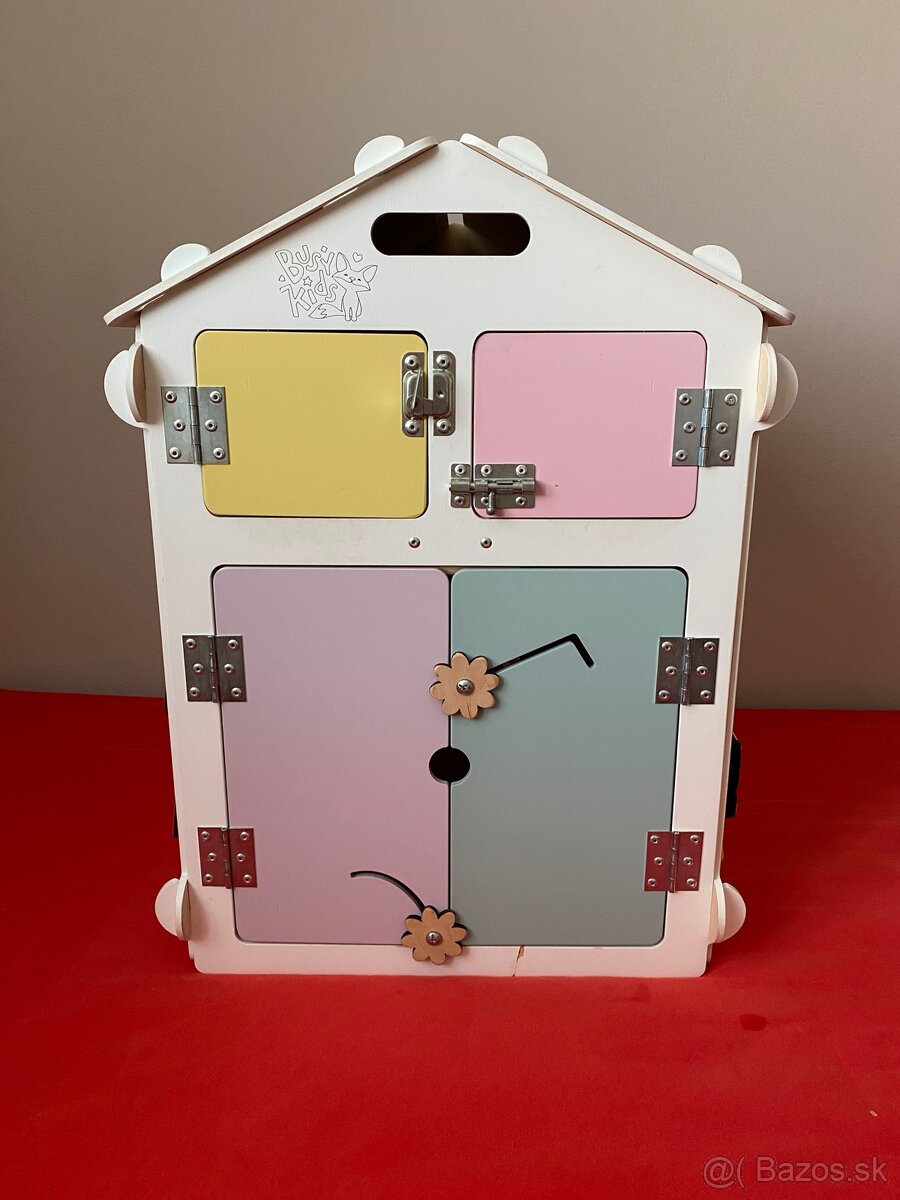 Elisdesign biely domcek - activityboard