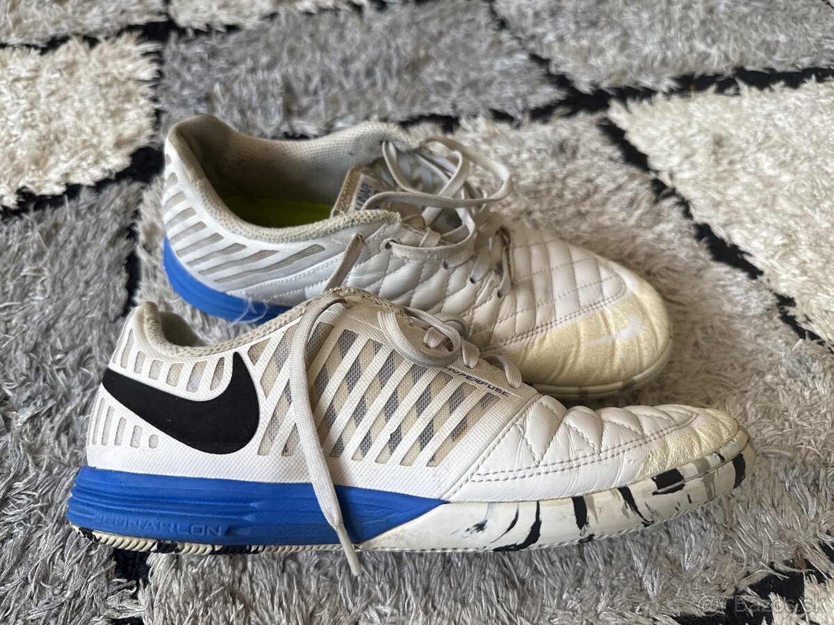 NIKE halovky, veľkosť 40