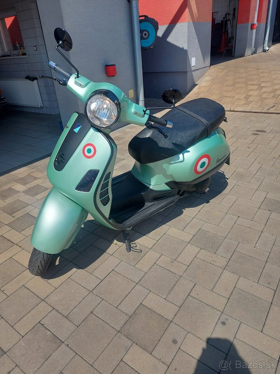 Vespa 200 GTS
