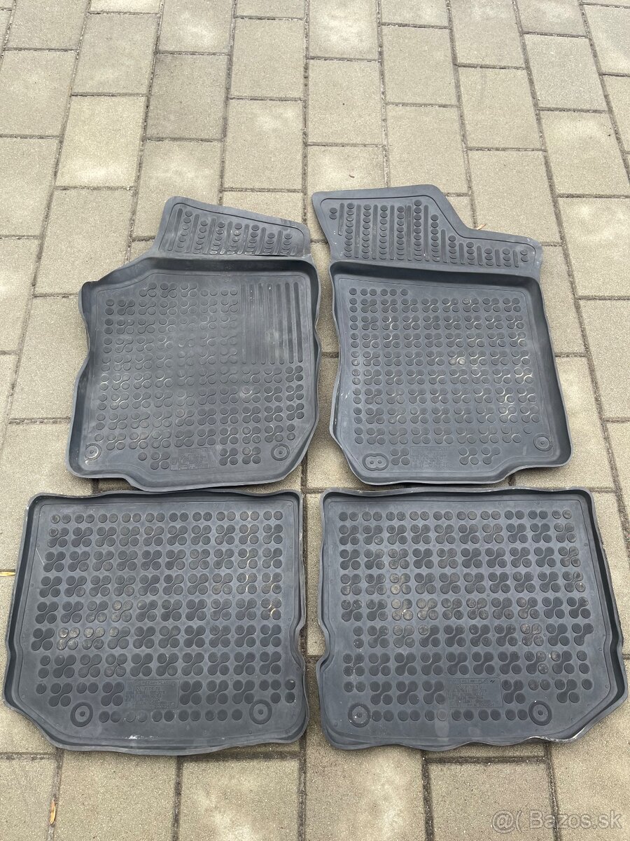Gumené rohože Octavia 1,Golf 4,Bora ,Seat Leon 1M